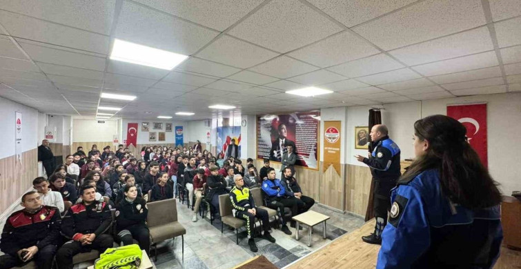 Ortaokul Öğrencilerine Trafik ve Güvenlik Eğitimi