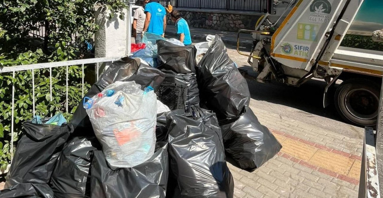 Osmangazi’de çöp evden 2,5 ton geri dönüşüm atığı çıkarıldı