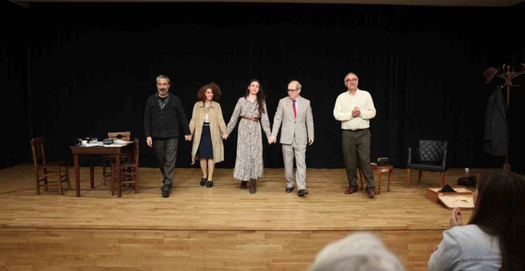 Osmangazi’de Dünya Tiyatro Günü: Orhan Kemal’in Yaşamı Sahneye Taşındı