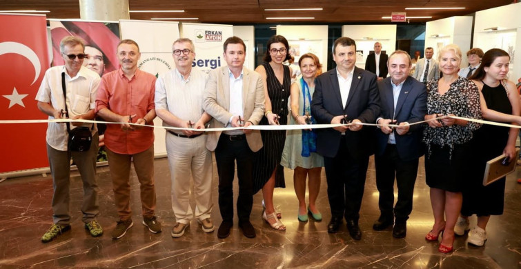 Osmangazi'de göç temalı karikatür sergisi açıldı