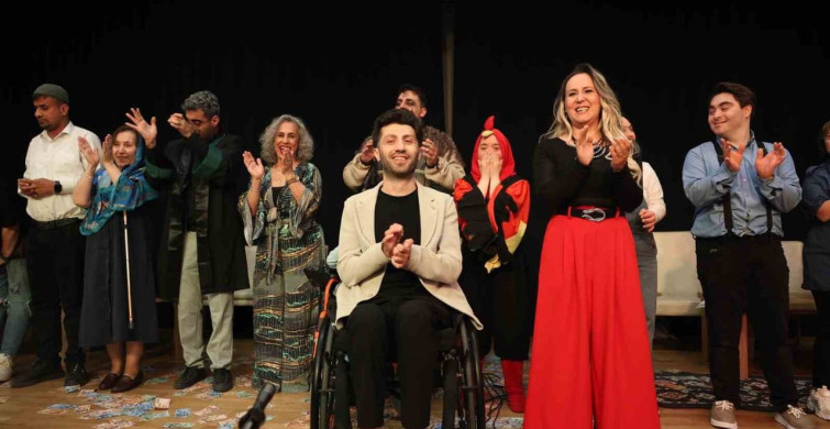 Osmangazi'de 'Miras Değil Mübarek 2' Oyunu Yoğun İlgi Gördü