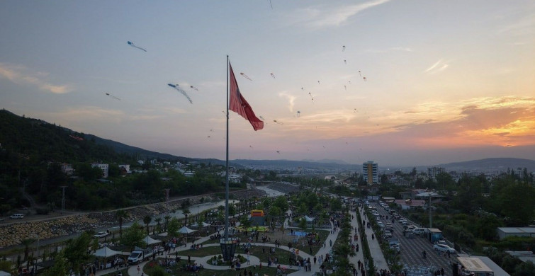 Osmaniye Uçurtma Şenliği Renkli Bir Festivale Dönüştü