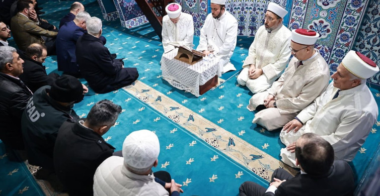 Osmaniye'de Deprem Şehitleri İçin Hatim Duası