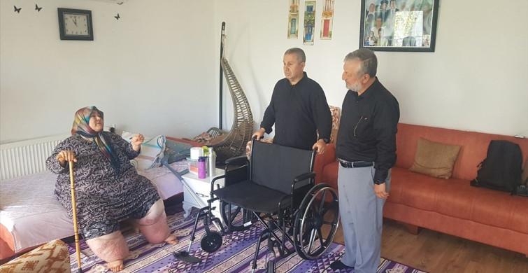 Osmaniye'de Fil Hastası Kadına Tekerlekli Sandalye Desteği