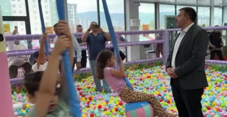 Osmaniye'de özel bireyler karne sevincini şenlikle yaşadı