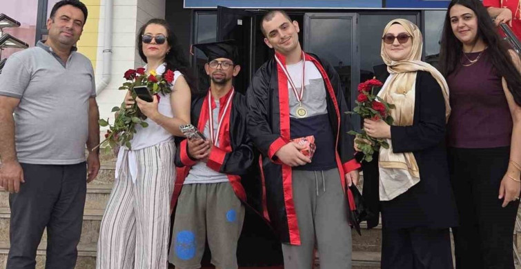 Osmaniye'de özel öğrencilerin mezuniyet sevinci