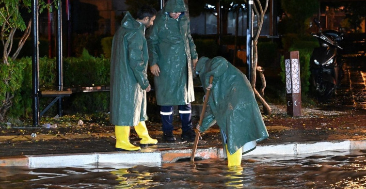 Osmaniye'de Sağanak Yağış Etkisini Gösterdi