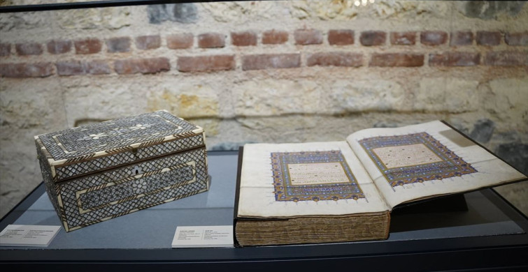 Osmanlı Sultanlarının Sevdası: Kutsal Emanetler Sergisi Rami Kütüphanesi'nde