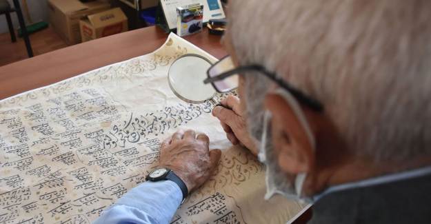 Osmanlıca Yazılı Tapu ve Senetleri Türkçeye Çeviriyor