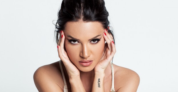Otilia İle Fahriye Evcen Kardeş Olsa Ancak Bu Kadar Benzer