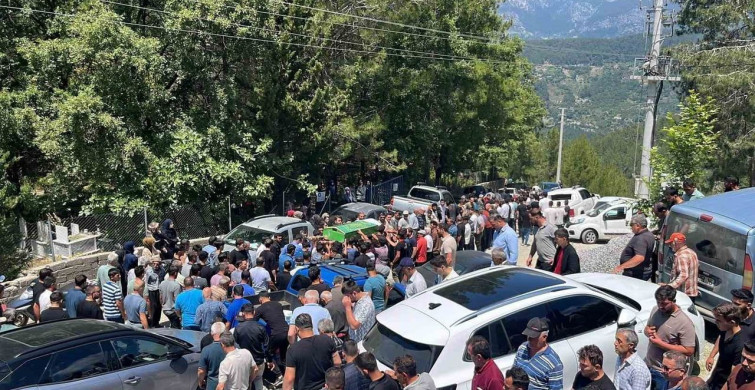 Otobüs Kazasında Hayatını Kaybeden Hafız Merve Erik Son Yolculuğuna Uğurlandı