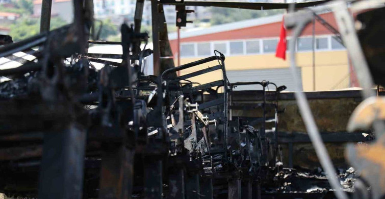 Otobüs Yangınında 8 Kişi Hayatını Kaybetti