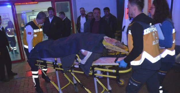 Otomobil ile Kamyonet Çarpıştı: 2 Ölü, 2 Yaralı