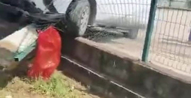 Otomobil Okul Duvarına Çarptı, Yaralı Yok