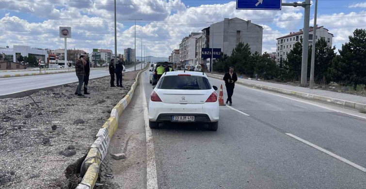 Otomobilin Çarptığı Kız Çocuğu Ağır Yaralandı