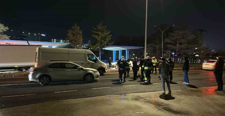 Otomobilin Önüne Atlayan Genç Yaralandı