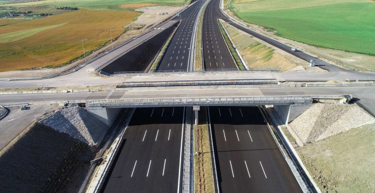 Otoyollardaki hız sınırı değişti mi? Yeni hız sınırı kaç oldu, 140 km mi oldu? 2022 yılı hız sınırları değiştirildi