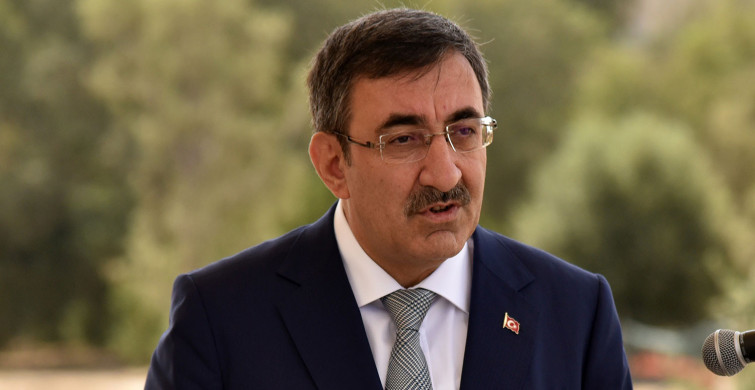 OVP hakkında merak edilenleri Cumhurbaşkanı Yardımcısı Cevdet Yılmaz açıkladı: Enflasyon tahmini 2023 için yüzde 65'e yükseldi