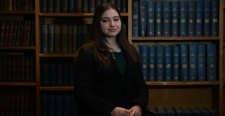 Oxford Union'ın Tarihinde İlk Filistinli Kadın Başkan: Arwa Elrayess