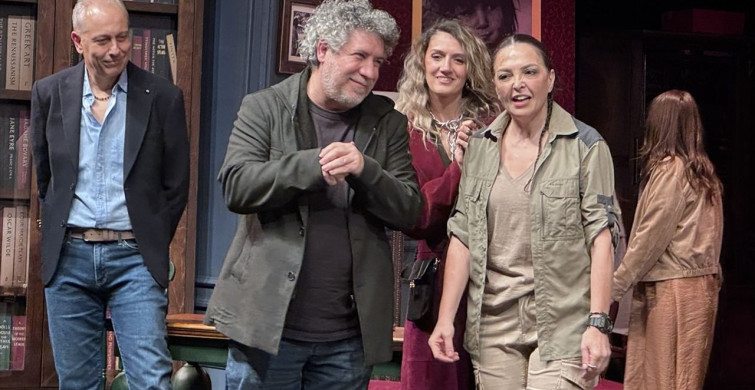 'Öylece Durur Zaman' Oyununun Prömiyeri Gerçekleşti