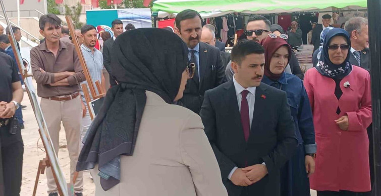Özalp Halk Eğitim Merkezi’nden Yılsonu Sergisi