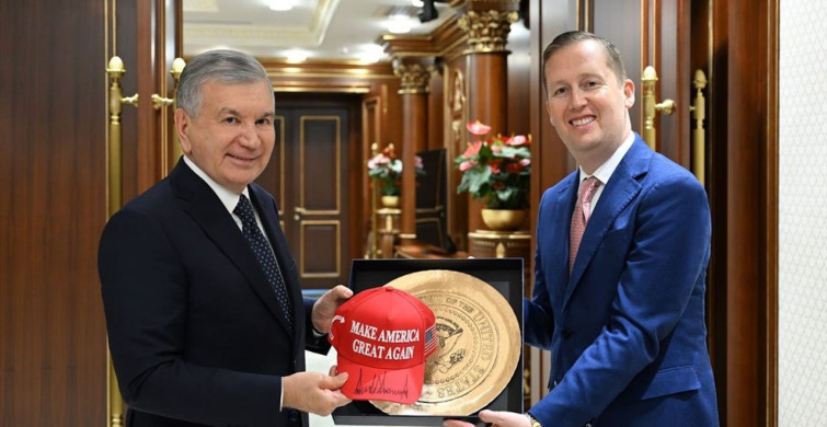 Özbekistan Cumhurbaşkanı Mirziyoyev ile ABD Temsilcisi Gor Arasında C5+1 Zirvesi Görüşmesi Özbekistan Cumhurbaşkanı Mirziyoyev ile ABD Temsilcisi Gor Arasında C5+1 Zirvesi Görüşmesi