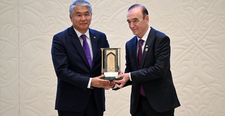 Özbekistan'da İlk 'Gelecek Mirası' Ödülleri Sahiplerini Buldu