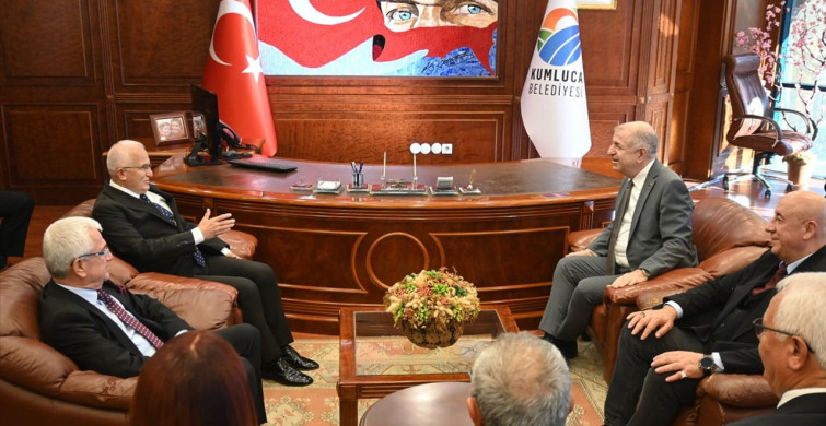 Özdağ, Antalya Ziyaretinde Yerel Yönetimlerle Bir Araya Geldi