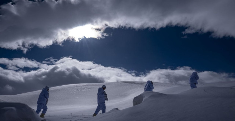 Özel Harekat Polisleri Kış Koşullarına Hazır