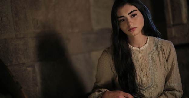 Özge Törer Kimdir