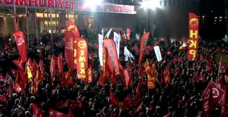 Özgür Özel: "Cumhuriyet Halk Partililer Karar Verene Kadar Buradayım"