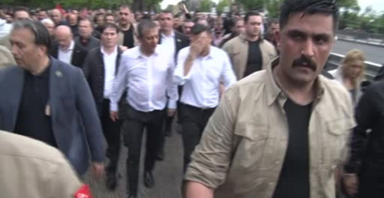 Özgür Özel TBMM'ye Doğru Yürüyüşe Geçti