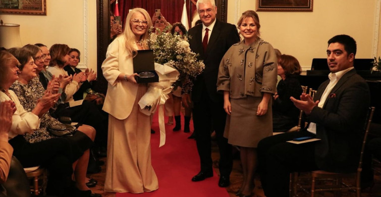 Özlem Süer, Sofya'da İstanbul-Sofya Defilesi Düzenledi