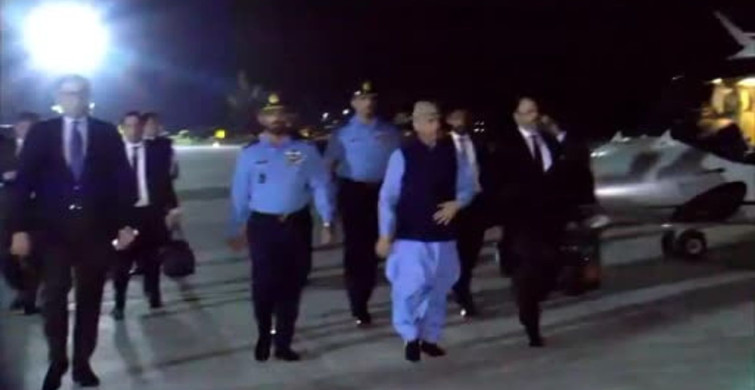 Pakistan Başbakanı ve Genelkurmay Başkanı, ABD-İran görüşmeleri için İsviçre'de