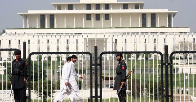 Pakistan, FETÖ'yü Terör Örgütü İlan Etti