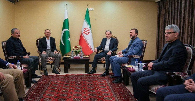 Pakistan Genelkurmay Başkanı Munir, İran'da Dışişleri Bakanı Arakçi ile Görüştü