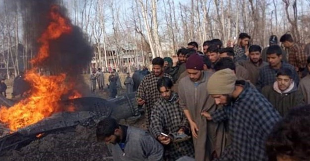 Pakistan Ordusu, Hindistan Savaş Uçaklarını Vurdu