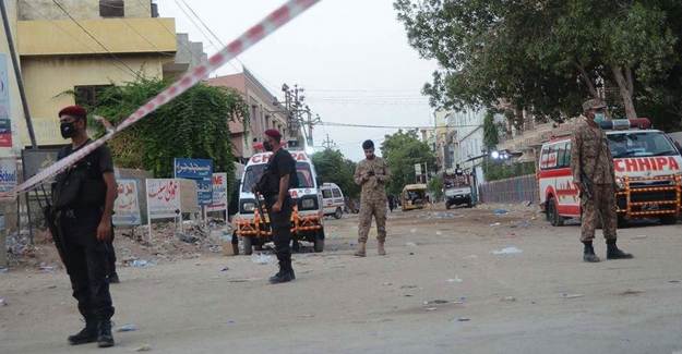 Pakistan'da Borsaya Düzenlenen Saldırıda 6 Kişi Öldü