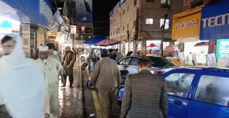 Pakistan'da Enerji Tasarruf Önlemleri: İşletmeler Artık 20.00'de Kapanacak