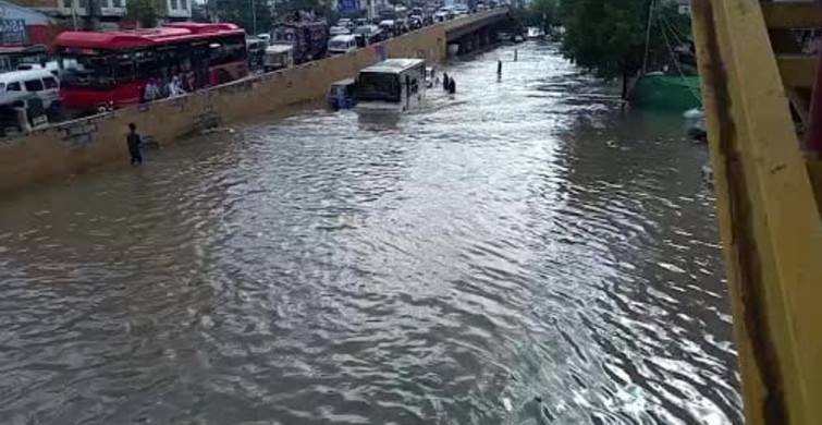 Pakistan'da Muson Yağışları Can Kaybını Artırdı