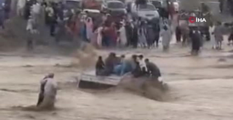 Pakistan'daki Sel Felaketi: 40 Ölü ve Çok Sayıda Mahsur Kişi