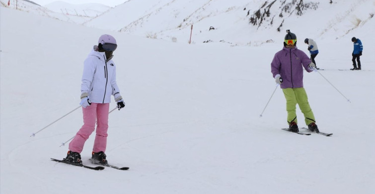 Palandöken Kayak Merkezi Yarıyıl Tatilinde Dolu