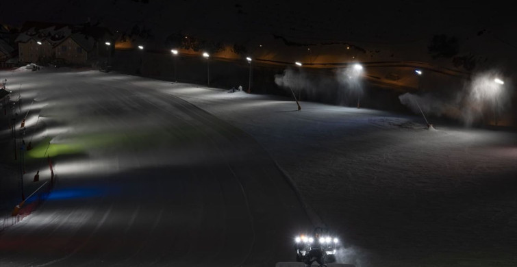 Palandöken Kayak Merkezi'nde Gece Kayağı Festivali
