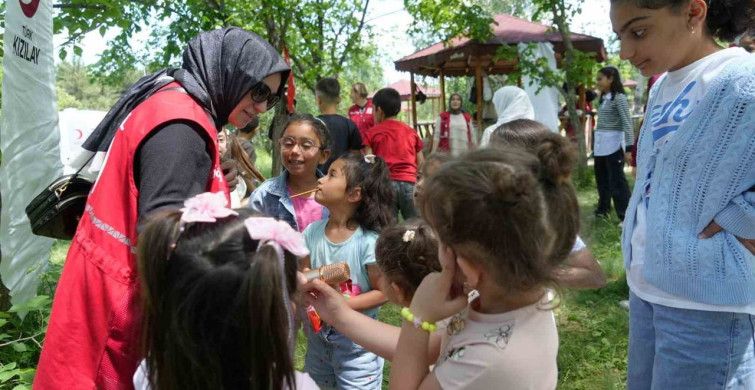 Palandöken Kızılay'dan yetim çocuklara özel piknik etkinliği
