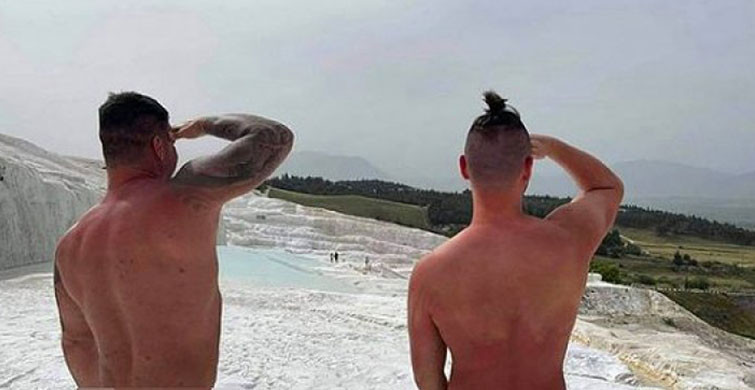 Pamukkale’de 2 Turistin Çıplak Pozu Tepki Topladı