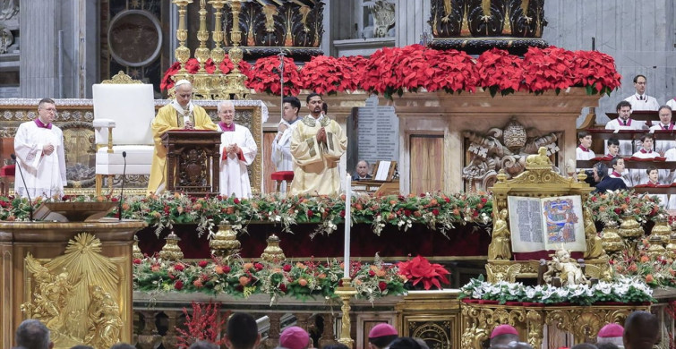 Papa 14. Leo, İlk Noel Ayinini Yönetti