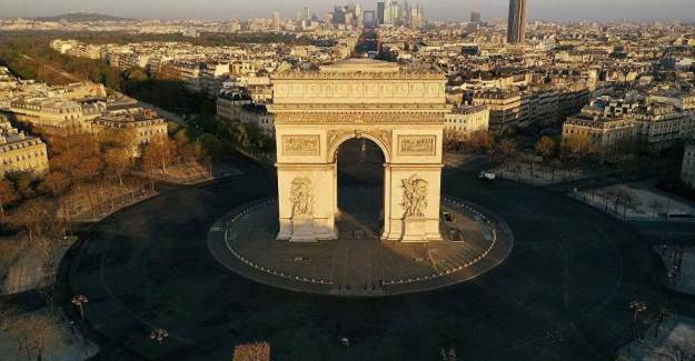 Paris'te Bomba Alarmı!