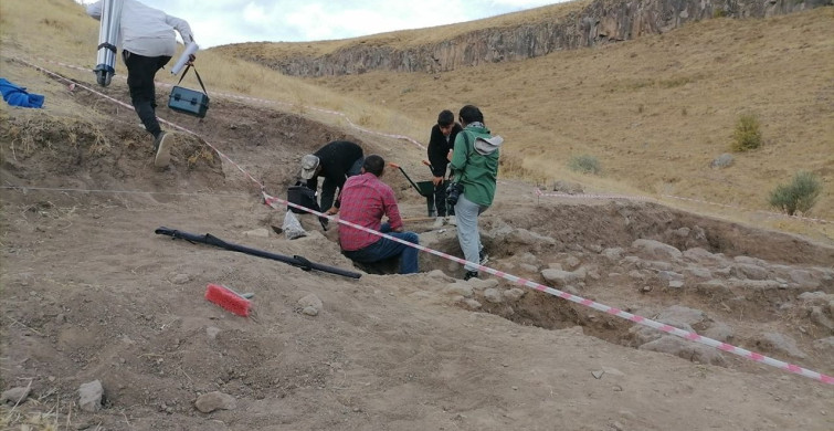 Parmaksız Kale Höyüğü'nde Kazı Çalışmaları Devam Ediyor