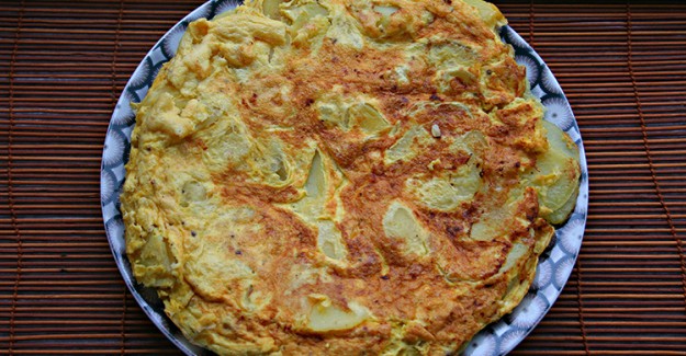 Patatesli Omlet Nasıl Yapılır? Patatesli Omlet Tarifi