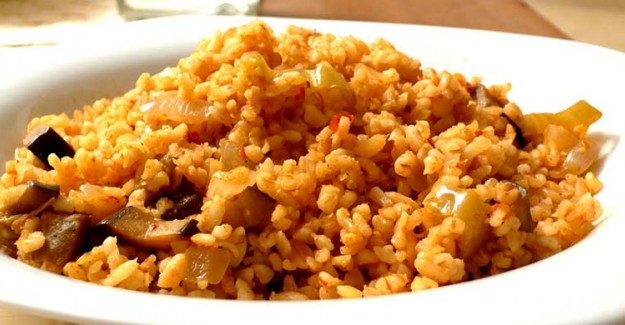 Patlıcanlı Bulgur Pilavı Nasıl Yapılır?